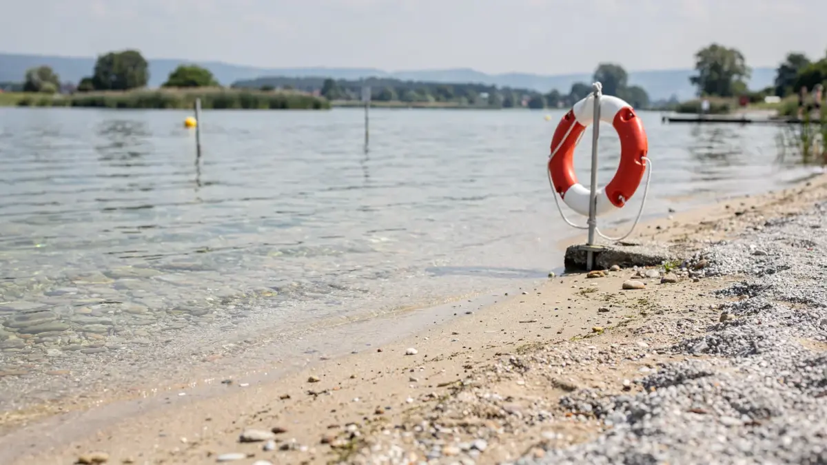 Sichere Badestelle am Bodensee mit flachem Ufer für Familien mit Kindern