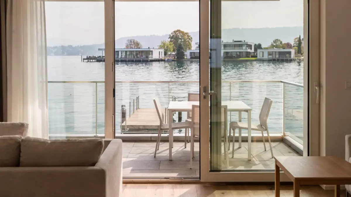 Ferienwohnung direkt am See am Bodensee mit Balkon und Blick auf den See