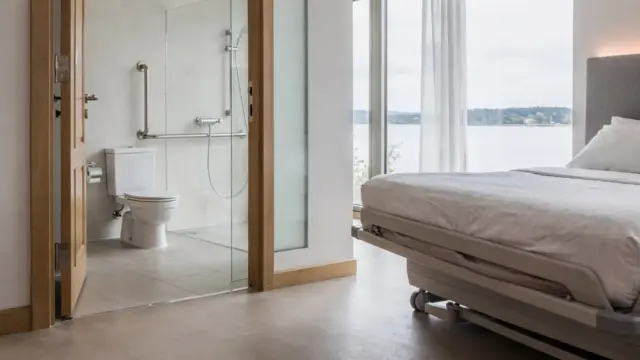 Barrierefreie Ferienwohnung am See mit stufenlosem Eingang und rollstuhlgerechtem Bad